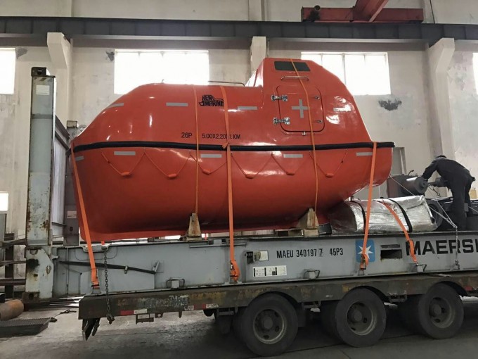 5.0m 16persons Totally Enclosed Fiberglass Life Boat Rescue Boat Image1