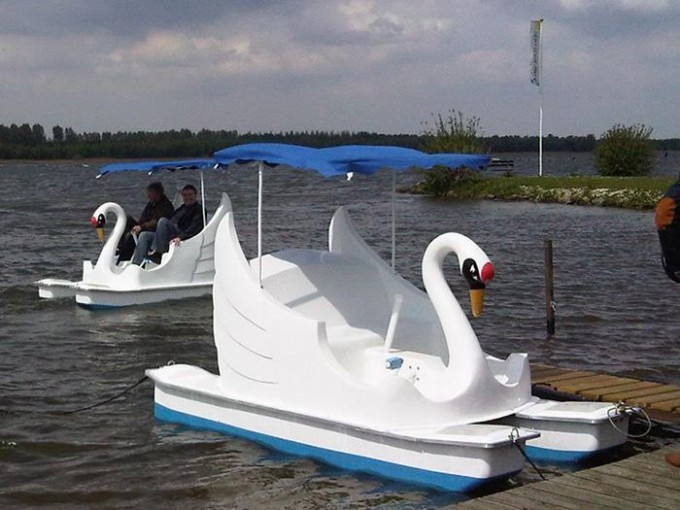 Park FRP Pedal Boat for Sale /Swan Duck Pedal Boat Image1
