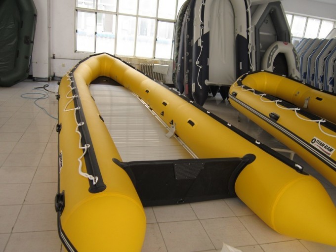750cm Large Inflatabled Boat Image1