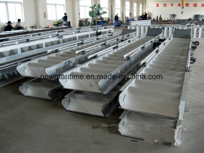Lightweight Portable Anti-Slip Boat Yacht Folding Marine Aluminum Gangway Image1