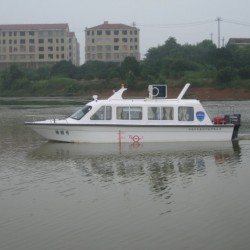 Hq820 FRP Leisure High Speed Boat 18km/H 10 Persons