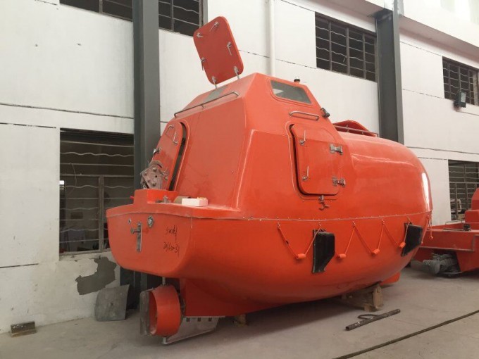 CCS/Solas Approved GRP Fully Enclosed Fiber Glass Life Boat Image1