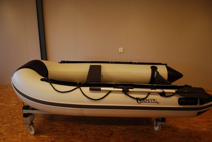 6 Persons Ce Customized Color Inflatable Boat with Motor Image1