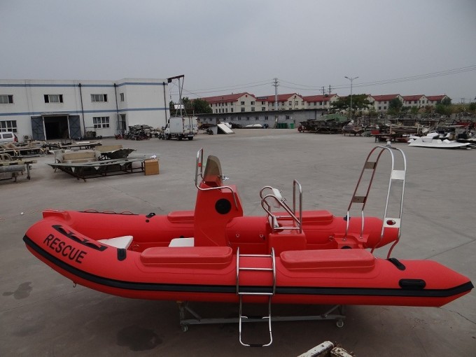 2018 Attractive Red 520cm Fiberglass Hull Inflatable Boat with Ce Image1