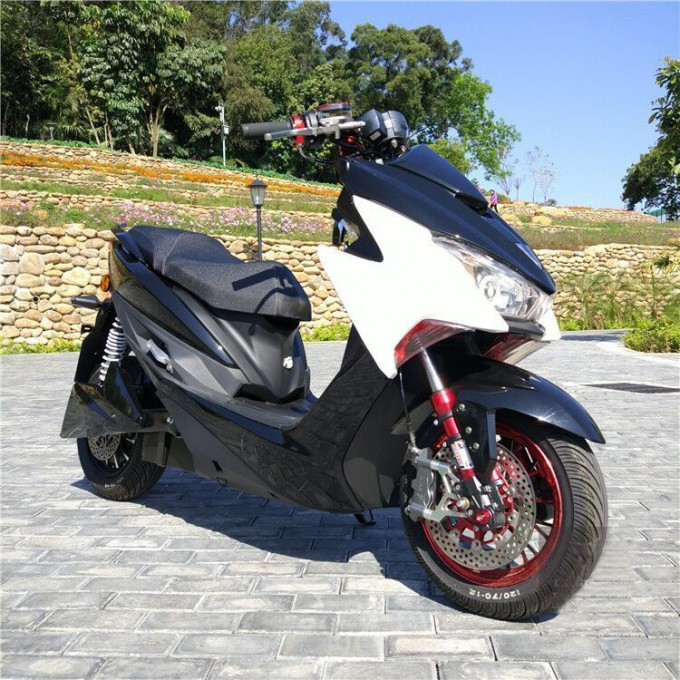 3000W Electric Motorcycle/Scooter YAMAHA Force 155 with LED Light, QS Motor, 72V 32ah Battery Image1