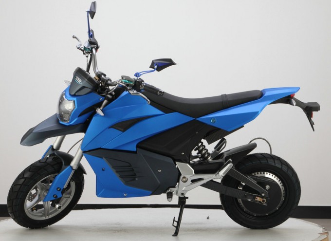 Cool Design M5 Electric Motorcycle Powerful Long Range 2kw~3kw 80km/H Image1