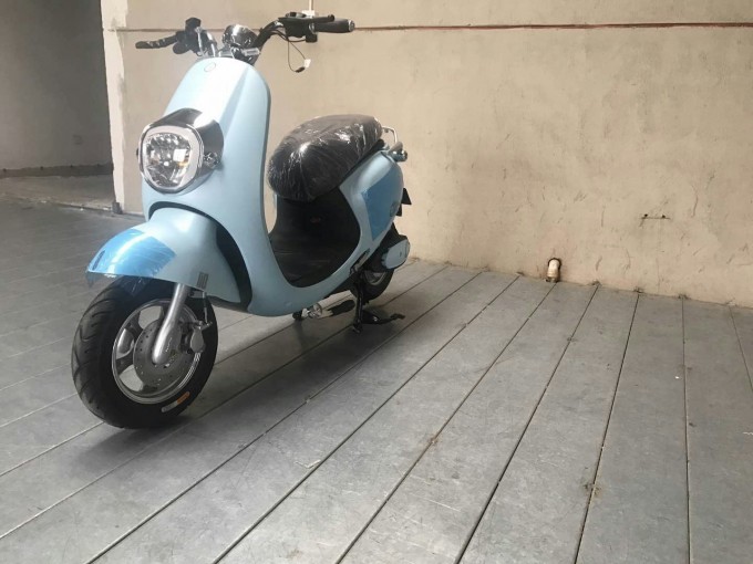 Cassic 800-1500W Electric Scooter /Motorcycle with Lithium Battery Image1