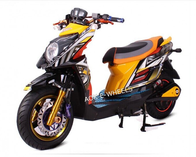 2000W Fashionable Electric Motorcycle (EM-002) Image1