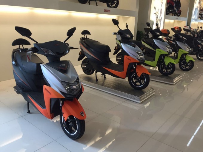 Powerful E Motorcycle with Modern Design Electric Motorcycle Image1