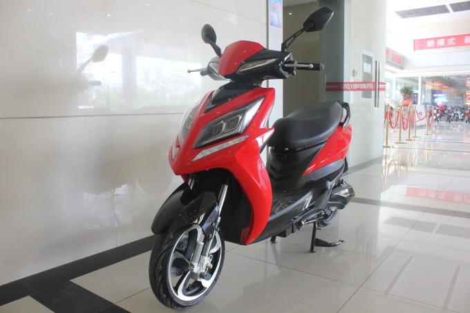 2000W Powerful Electric Motor Scooter Motorcycle with Hydraulic Absorber Image1