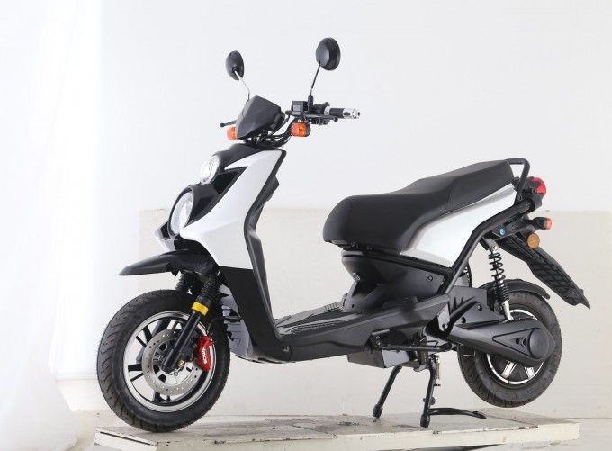 1500W Powerful E-Motorcycle with EEC Certificate Image1