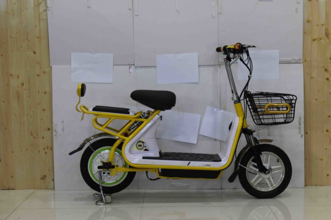 350W Brushless Rear Motor Electric Motorcycle Image1