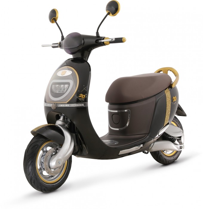 New Arrival Electric Scooter Intelligent Single Fork Powerful Portable Lithium Battery (V5) Image1