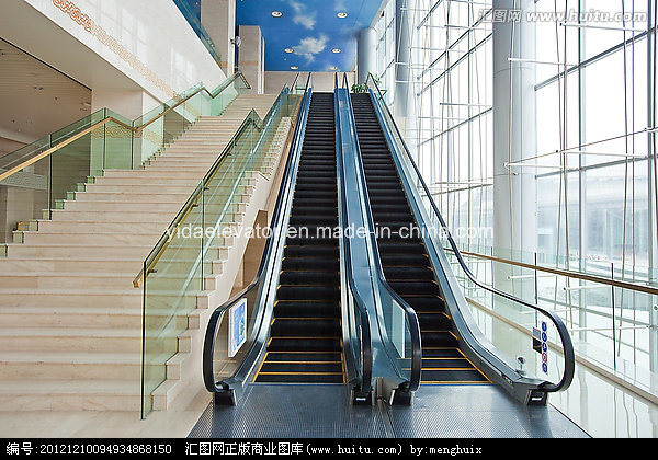 Economic Escalator Used in Public Place Image1