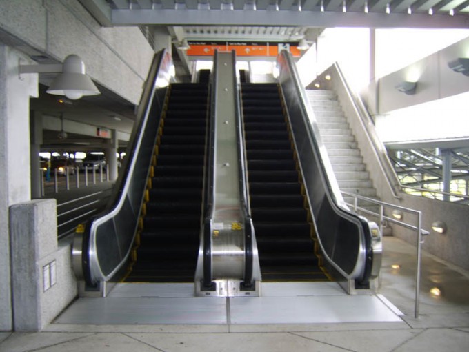 800/1000mm Pallet Width Modern Escalator for Markets Image1