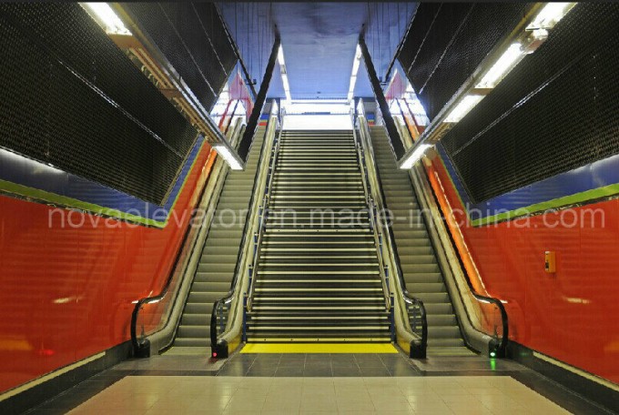FUJI Engry-Saving and Safe Heavy Duty Passenger Escalator Image1