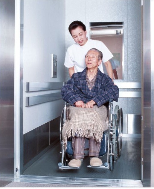 1.6m/S Bed Elevator Central Opening Door Image1