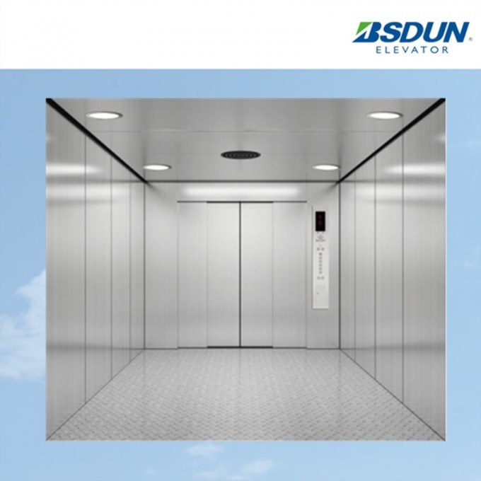 7000kg Heavy-Load Freight Elevator Image1