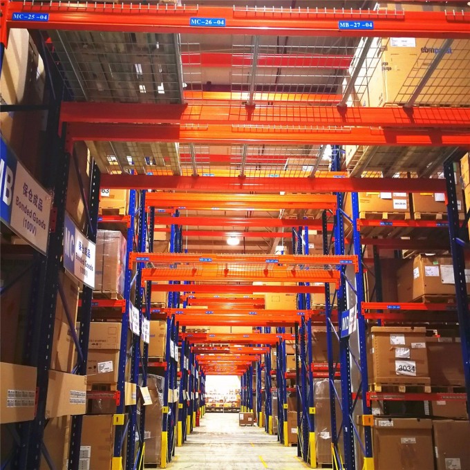 Heavy Duty Adjustable Storage Pallet Rack for Warehousing Image1