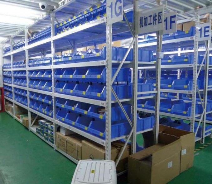 Industrial Warehouse Storage Medium Duty Racking Image1