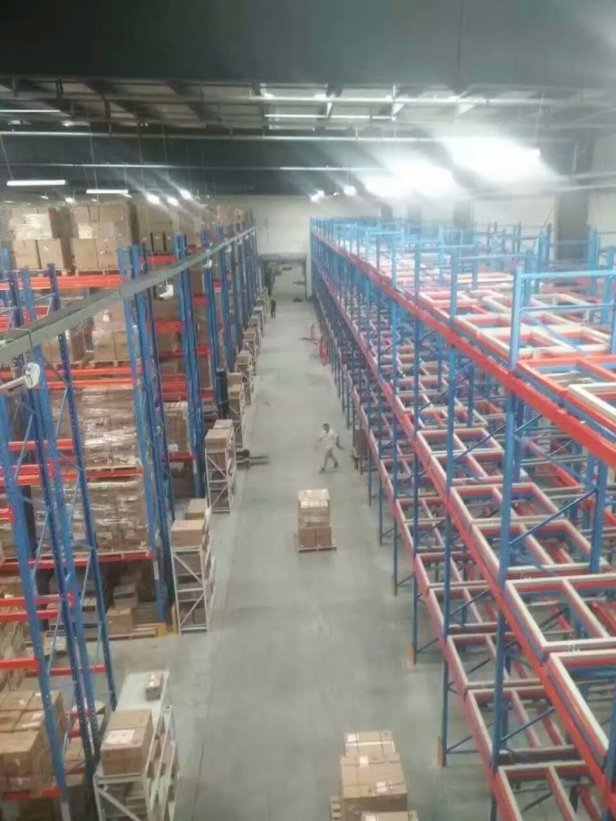 Heavy Duty Pallet Racking in Warehouse Image1