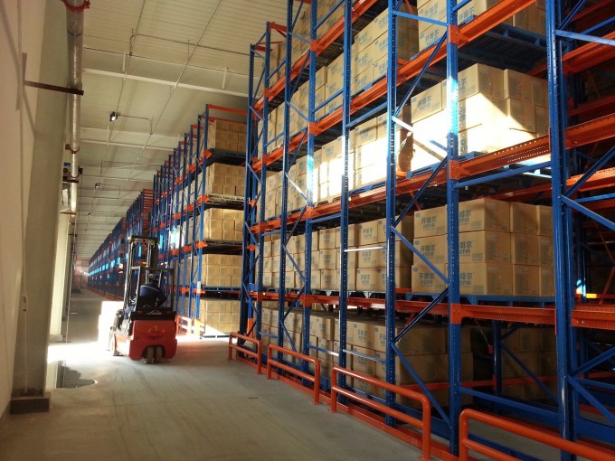 Heavy Duty Drive-in Racking for Warehouse Storage Image1