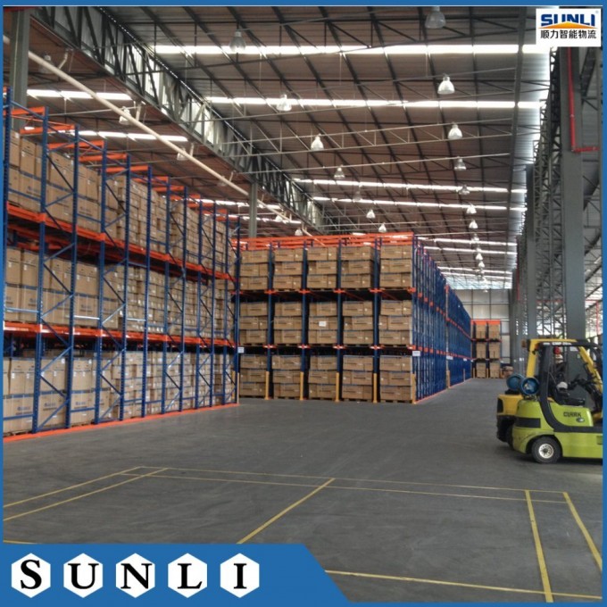 Palletized Storage Warehouse Drive-in Rack Image1