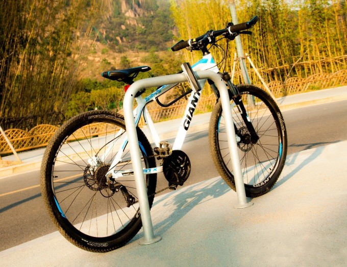Commercial Metal Bike Storage Racks for Buildings Image1