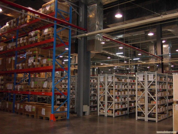 Steel 3 or 4 Pallet Deep Push Back Pallet Racking Image1