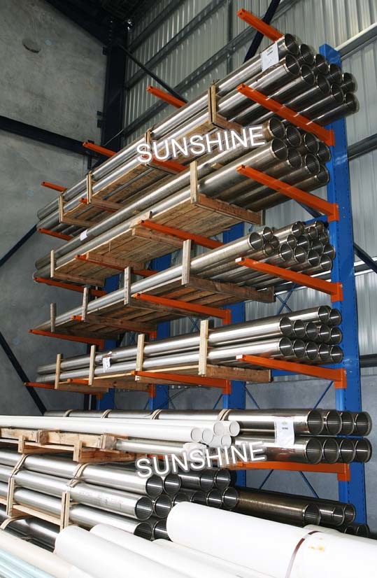 Durable Cantilever Racking System Image1