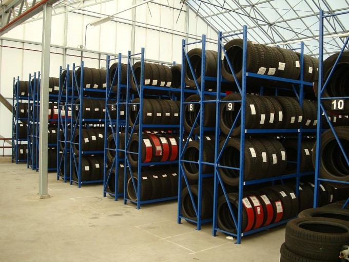 High Performance Pallet Rack Storage Tire Rack Image1