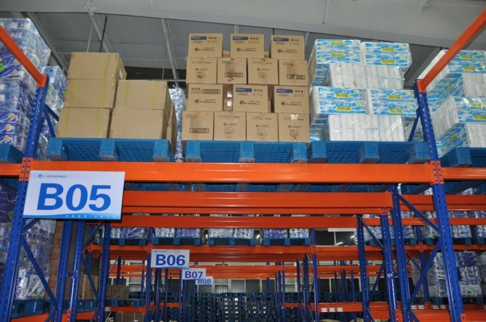 Heavy Duty Pallet Rack System with Good Quality Image1
