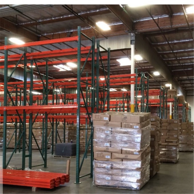 Suitable and Economical Selective Pallet Rack Image1