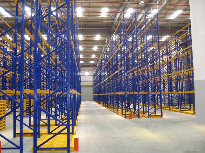 Selective Warehouse Pallet Rack Image1