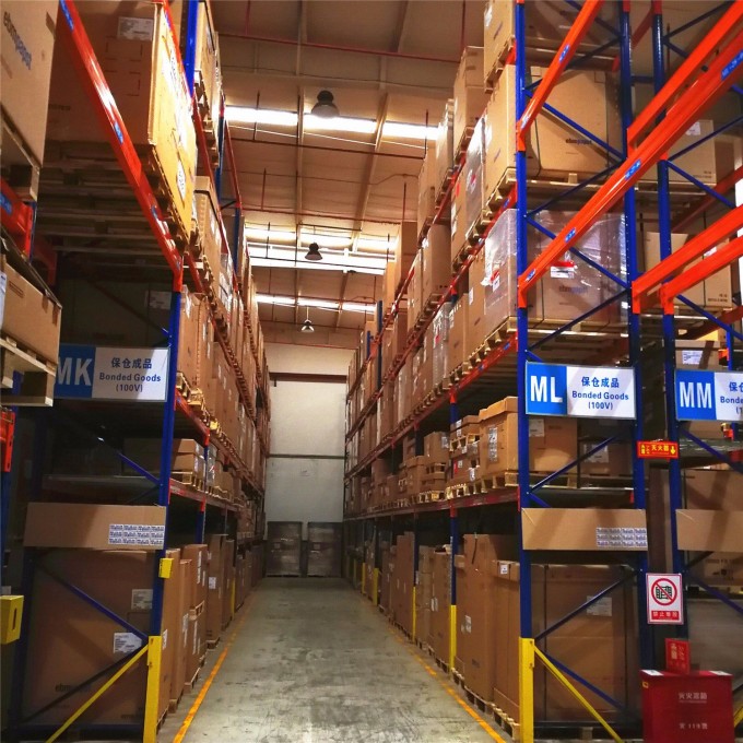 Industrial Warehouse Selective Pallet Racking Image1