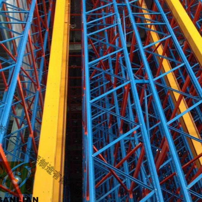 Selective Warehouse Storage Pallet Racks Image1
