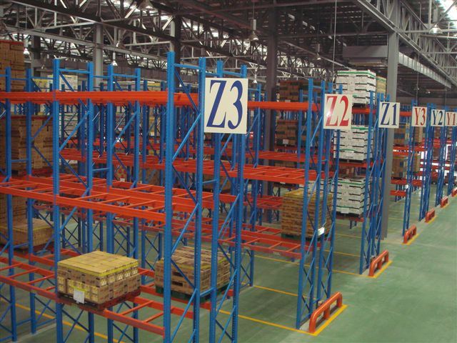 Heavy Duty Selective Pallet Storage Steel Rack Warehouse Racking Made in China Image1