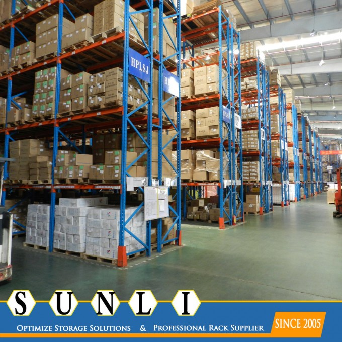 P88X68mm 2100kg Standard Wide Aisle 2.7m X 1m Heavy Duty Pallet Rack Image1