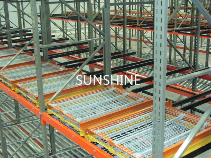 Selective Type Warehouse Push Back Racking System Image1