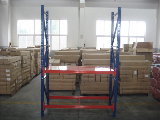 Metal Middle Duty Warehouse Rack with Wire Decking Image1