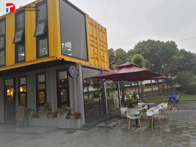 40FT Luxury Pre Manufactured Shipping Container House Image1