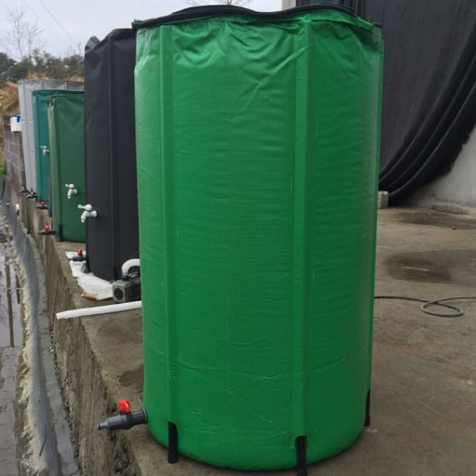 Garden Recycled Collapsible Plastic Rain Storage Bladder Barrel Image1