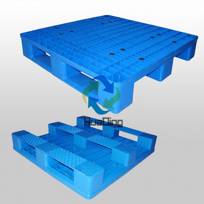 HDPE/PP L1000*W1000*H160 Plastic Pallet with 3 Runners, Rackable, Closed Deck Image1