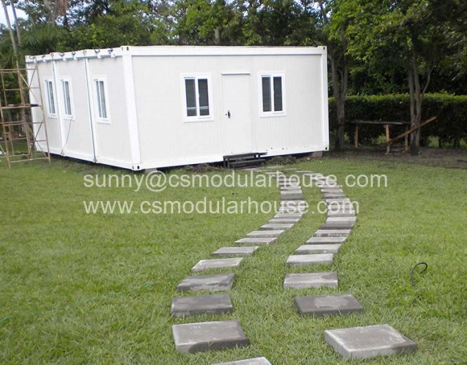 Comfortable & Modern Prefab Container Home Image1