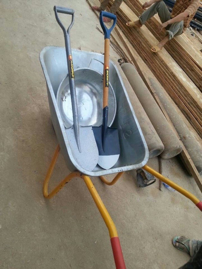 Construction Wheelbarrow (Wb5009) with Zinc-Coated Tray Image1