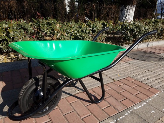 Africa Solid Heavy Duty Capacity Wheelbarrow Image1