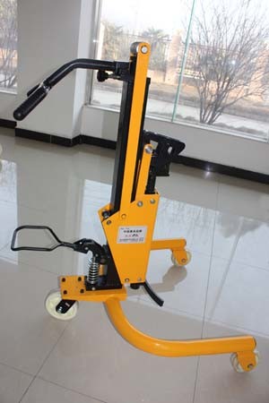300kg Hydraulic Hand Drum Lifter Truck with CE Image1