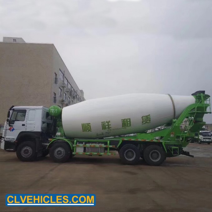 Manufacturer HOWO 12 Wheels 16cbm 18cbm Cement Concrete Mixer Truck Image1