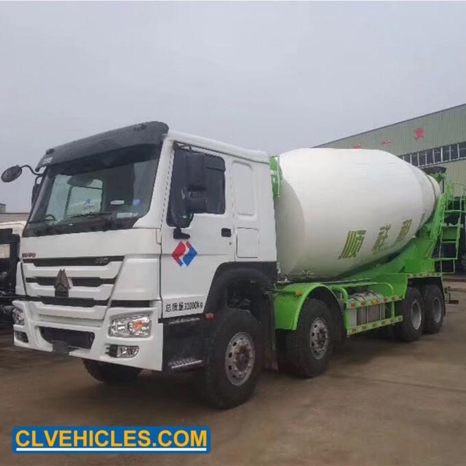 Sinotruk HOWO Heavy Duty 12 Wheels Concrete Mixer Truck Image1