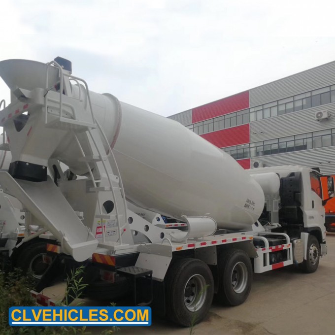Isuzu 6*4 Self Loading Concrete Mixer Truck Cement Construction Truck Image1